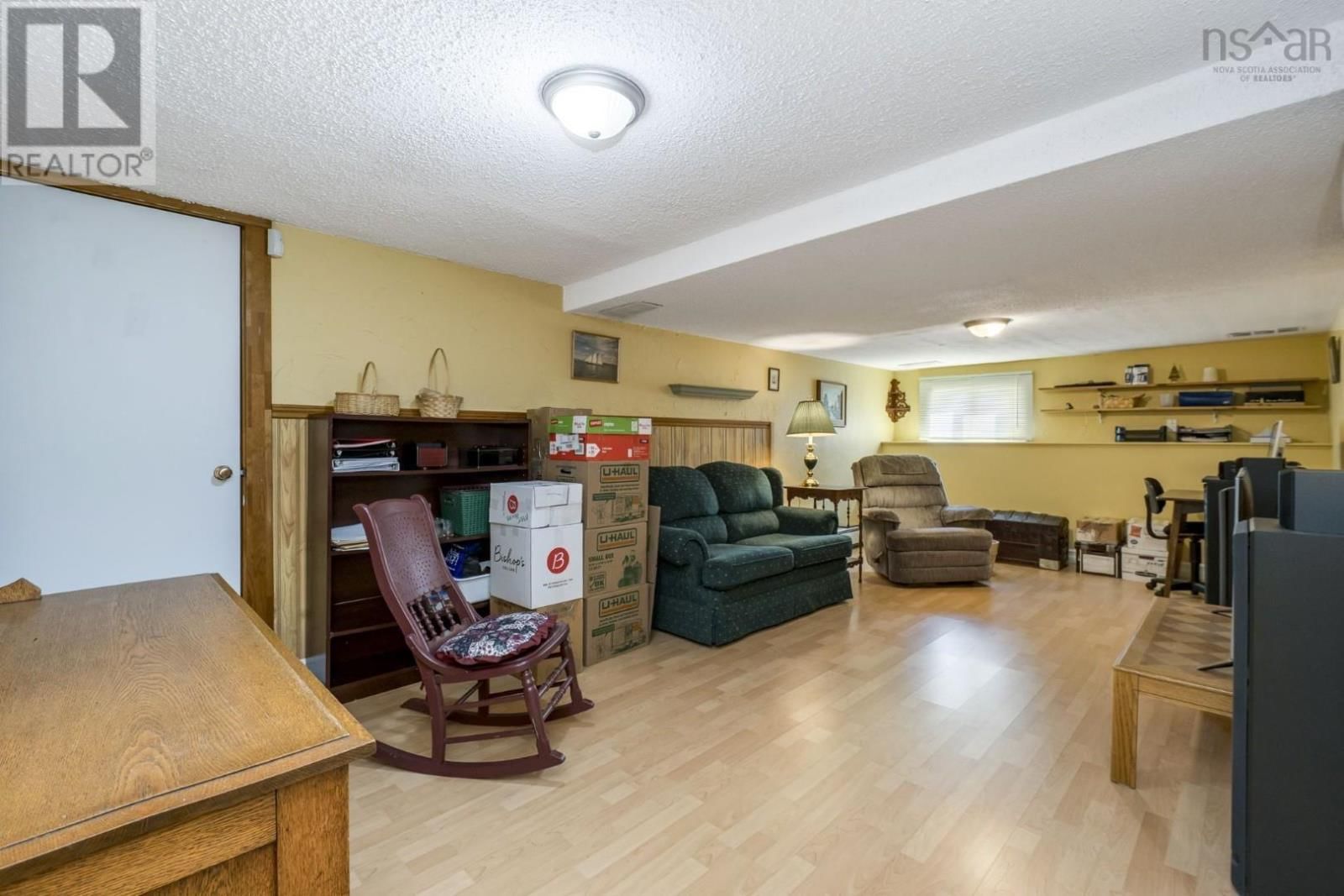 19 SHALIMAR CRESCENT Image 22