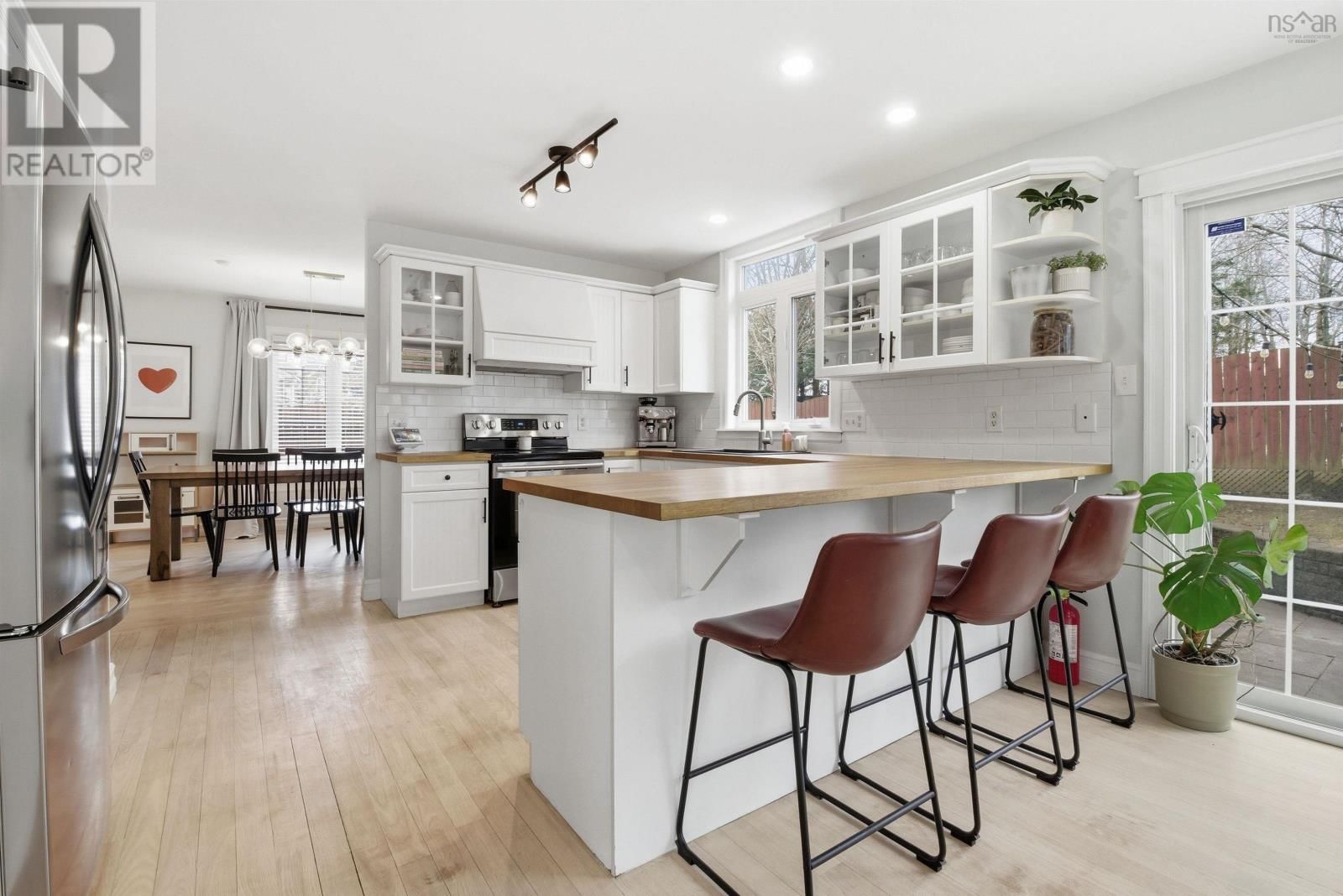 4 STONE GATE COURT Image 14