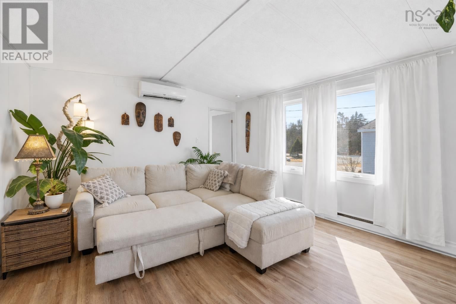 6 ALDERWOOD COURT Image 1