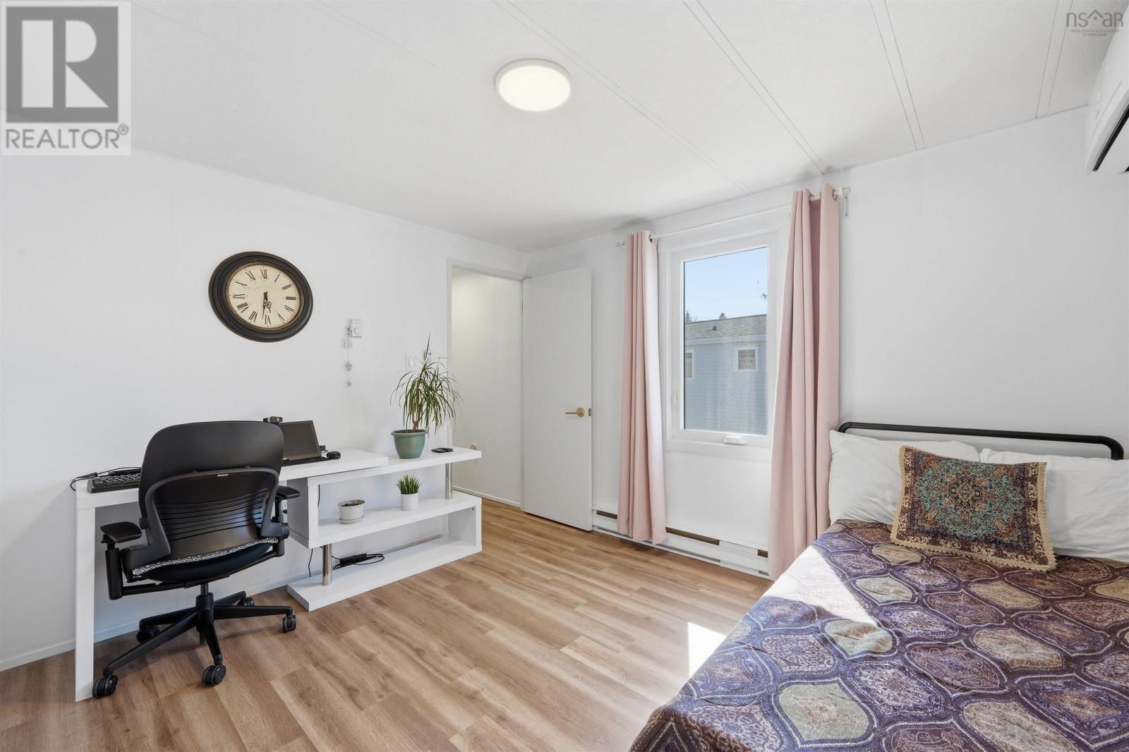 6 ALDERWOOD COURT Image 31