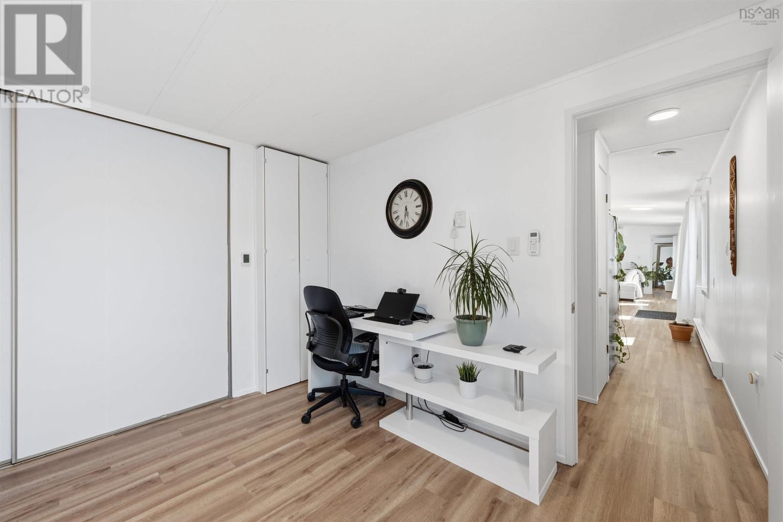 6 ALDERWOOD COURT Image 32