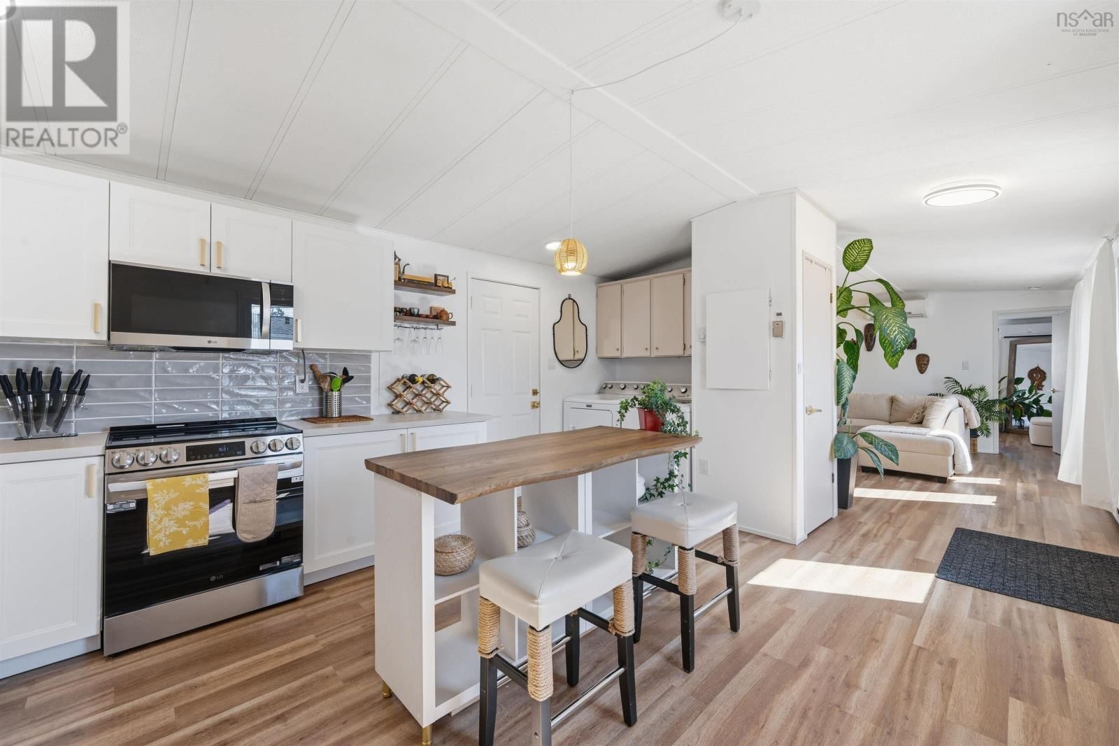 6 ALDERWOOD COURT Image 9