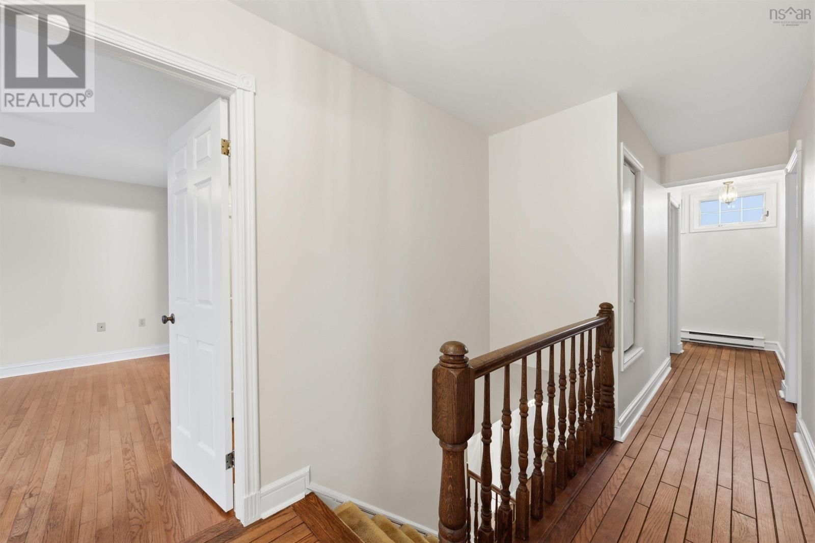 24 THE HORSESHOE Image 23