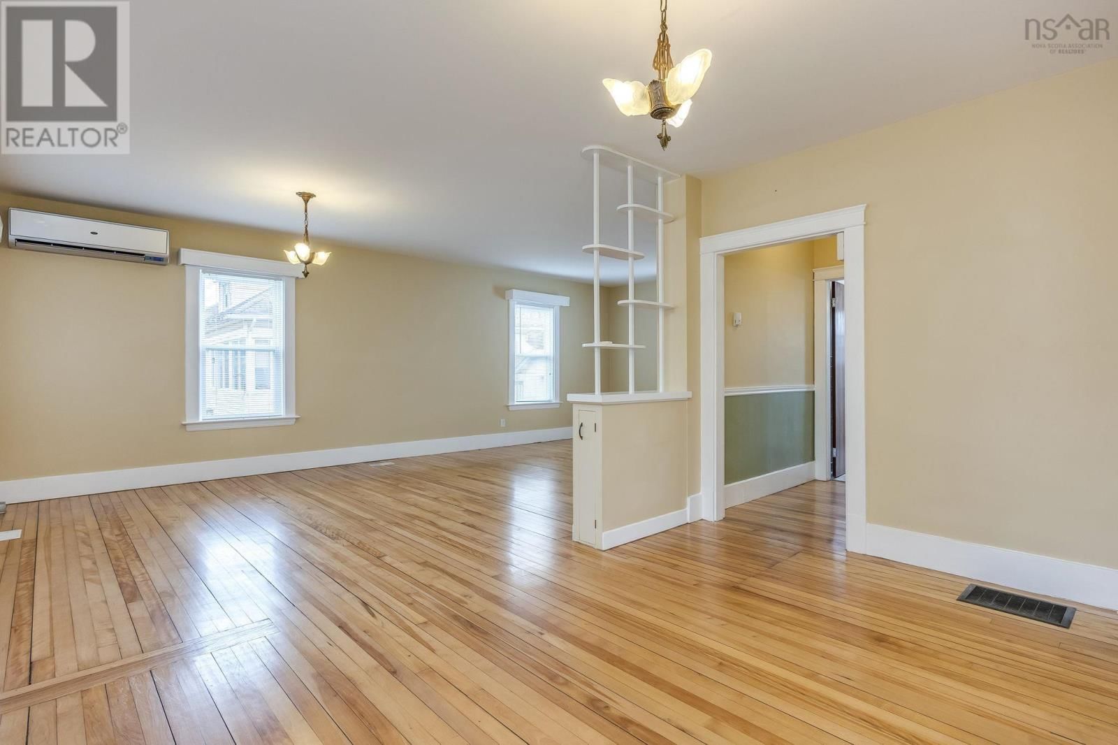 2576 1 HIGHWAY Image 10