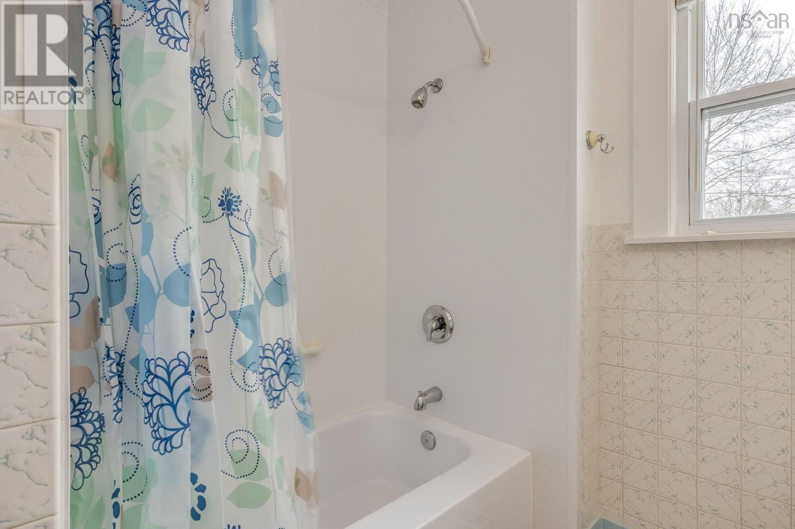 2576 1 HIGHWAY Image 24