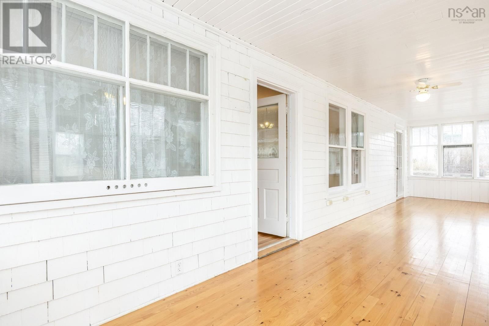 2576 1 HIGHWAY Image 26