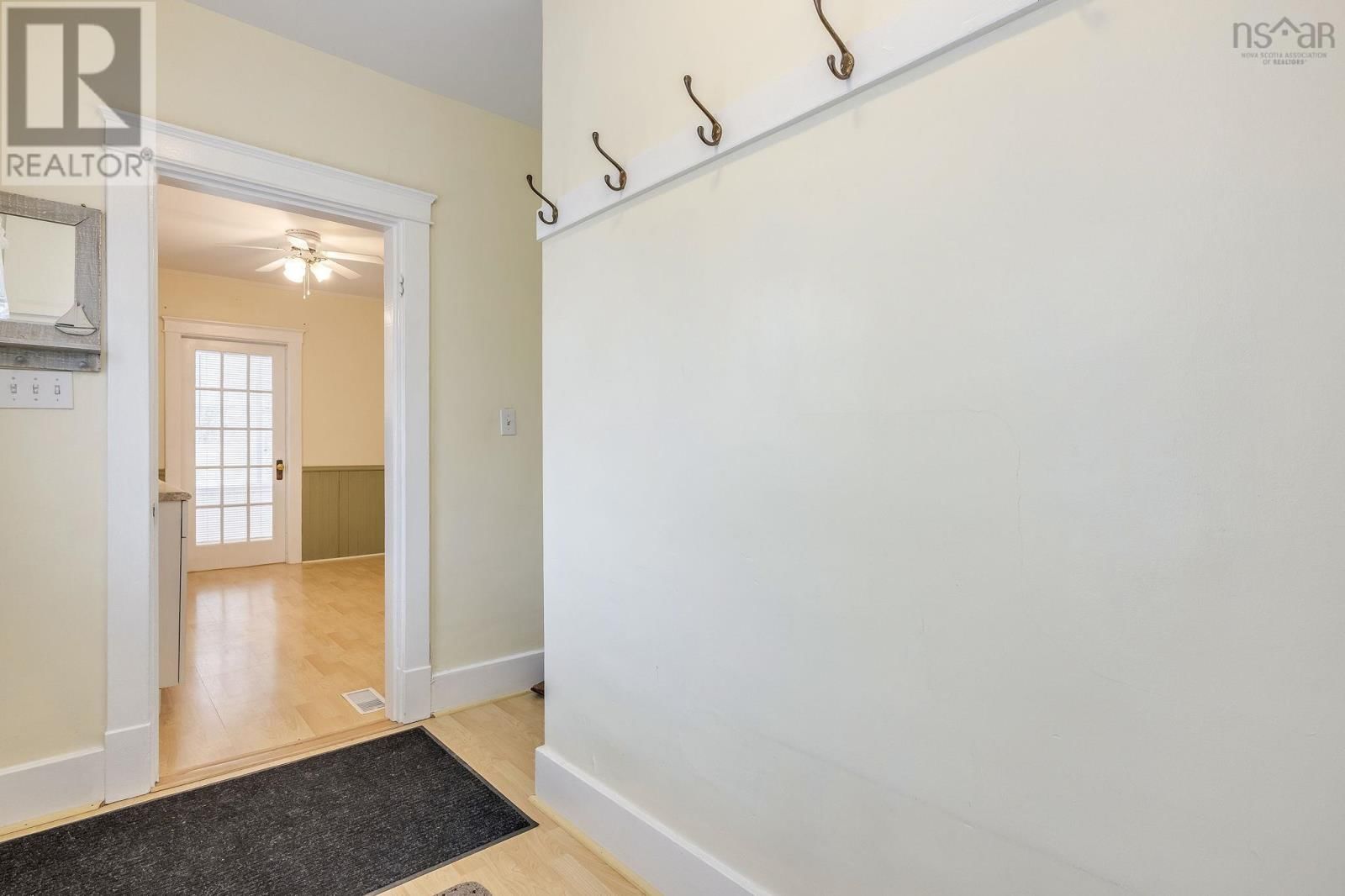 2576 1 HIGHWAY Image 32