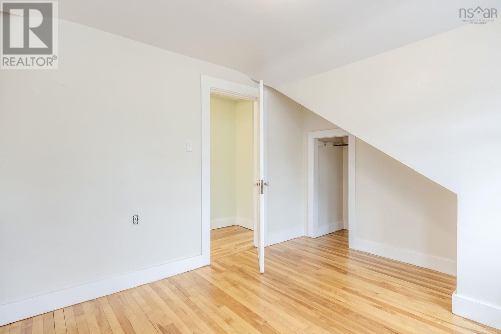 2576 1 HIGHWAY Image 38