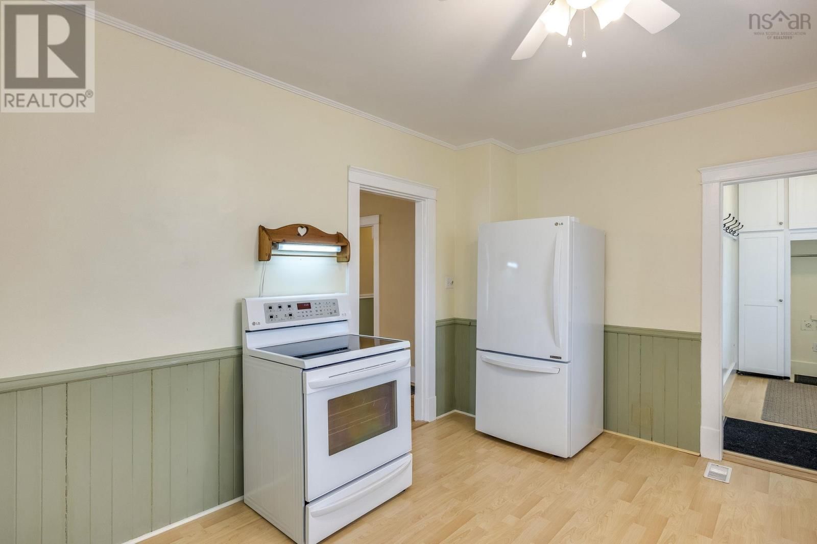 2576 1 HIGHWAY Image 5