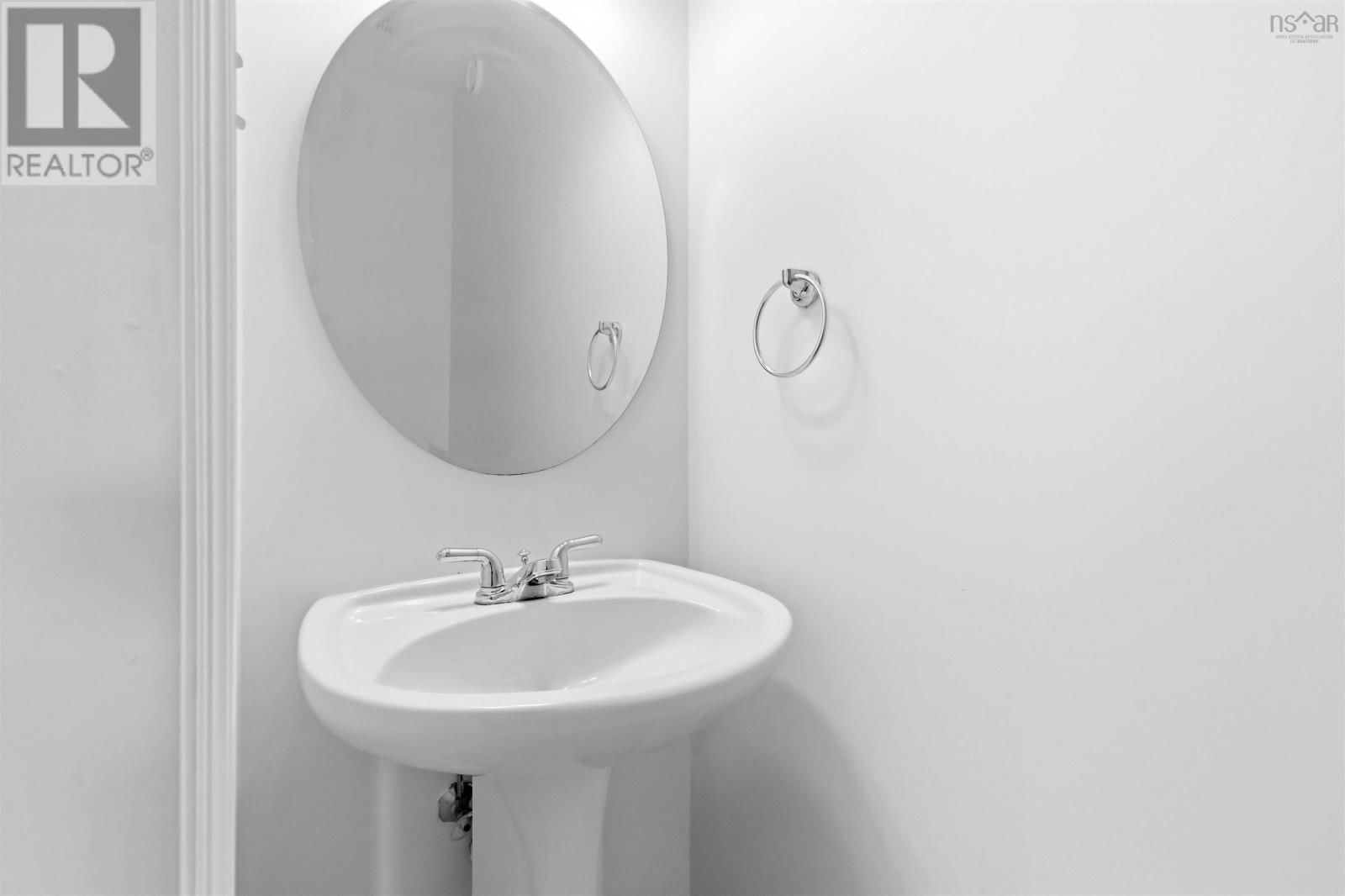 24 KING STREET Image 10