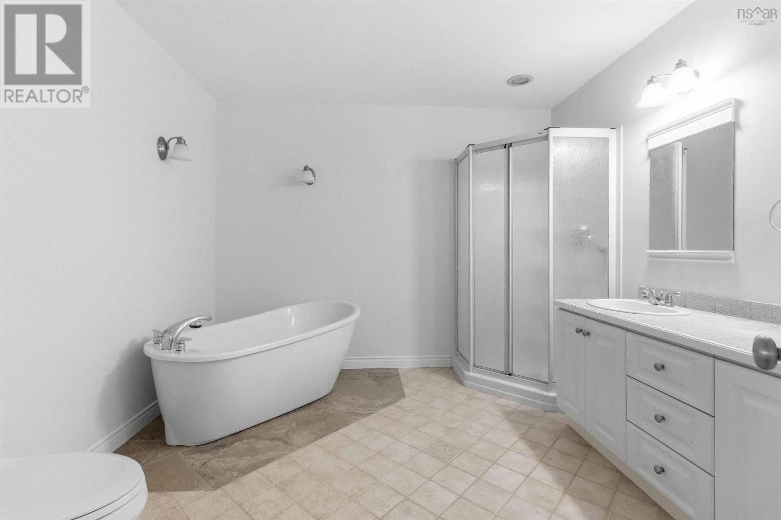 24 KING STREET Image 19