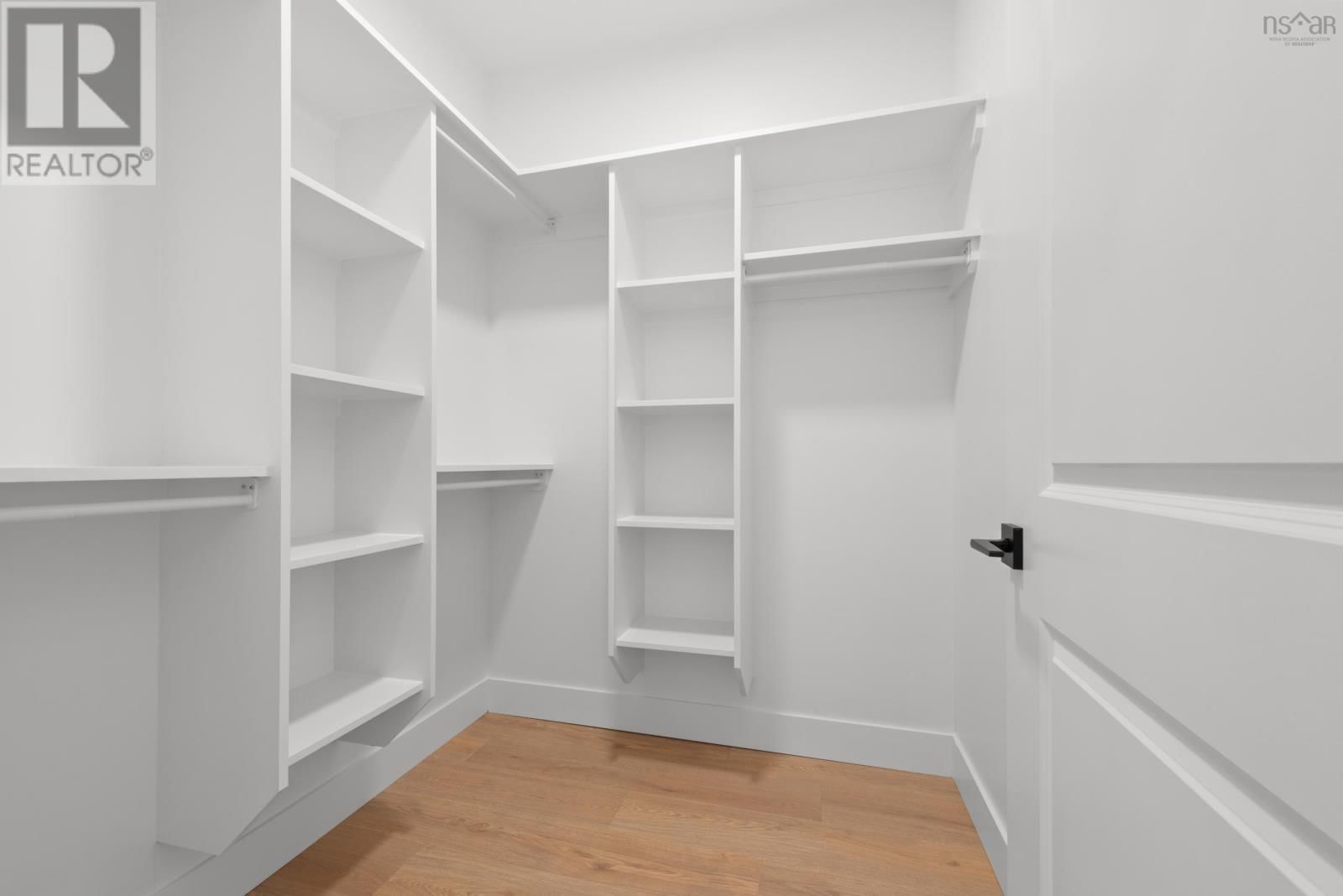 15 SEYVAL DRIVE Image 18