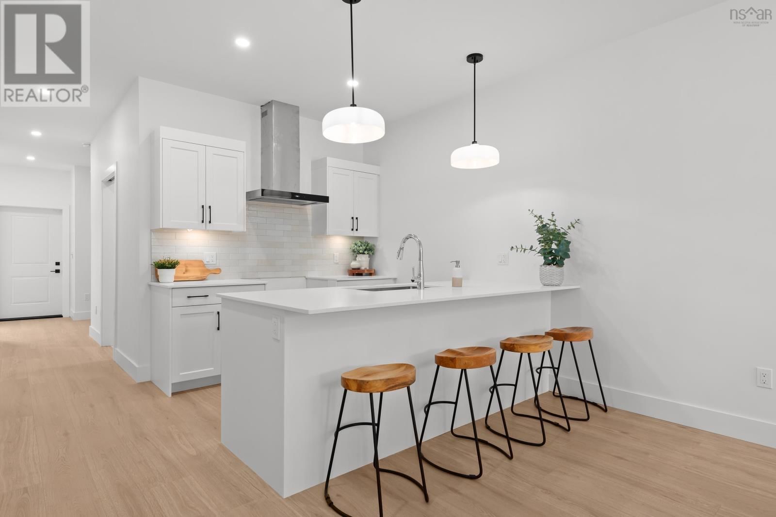 15 SEYVAL DRIVE Image 5