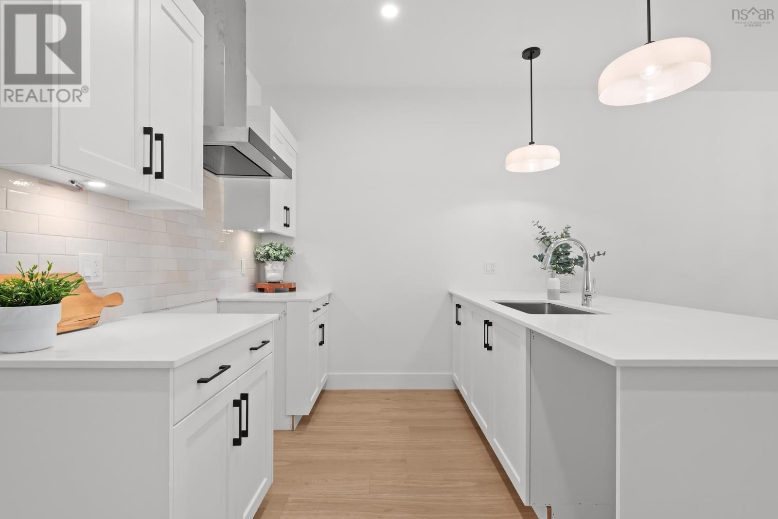 15 SEYVAL DRIVE Image 8