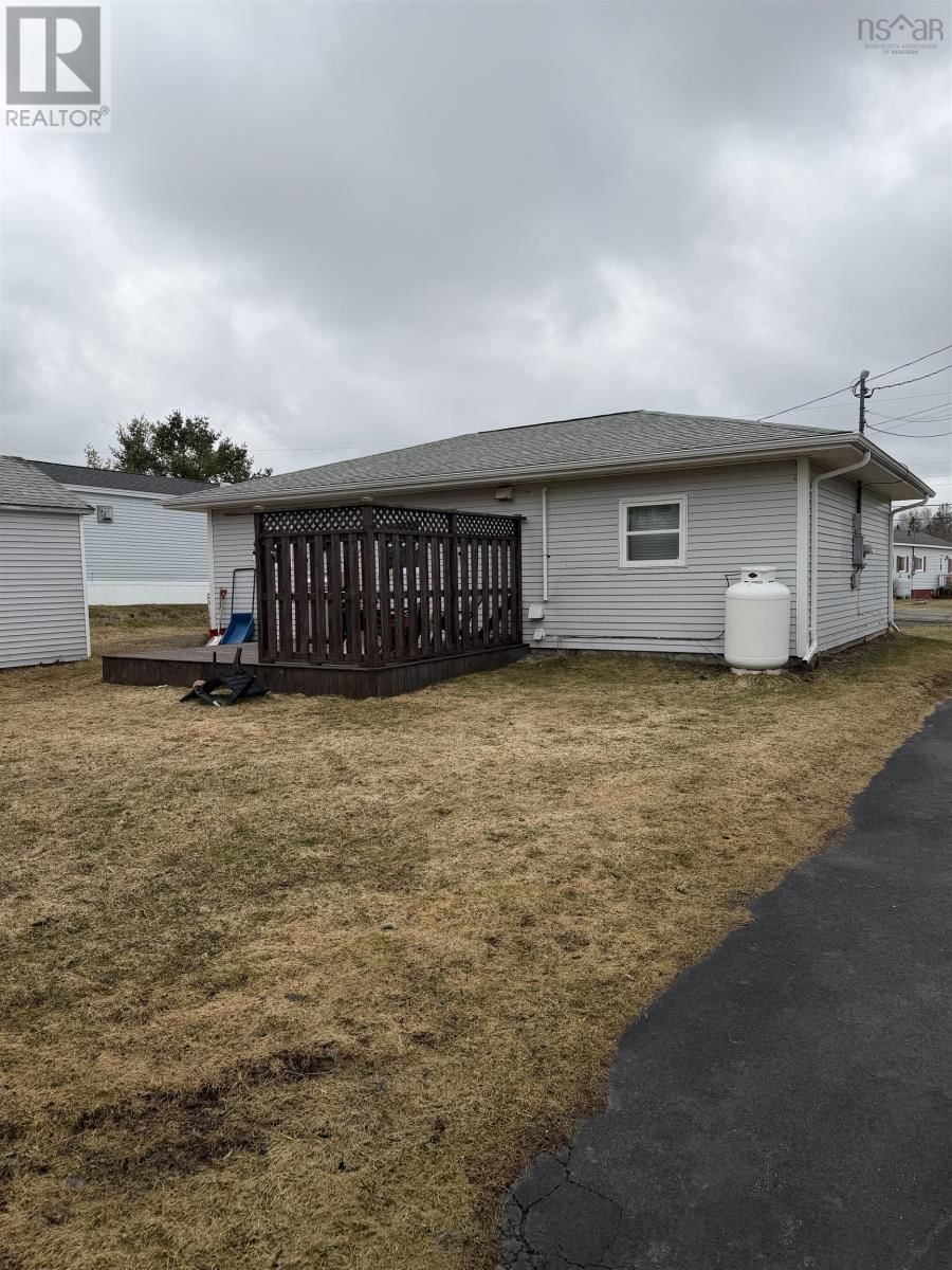 20 SOMERS ROAD Image 25