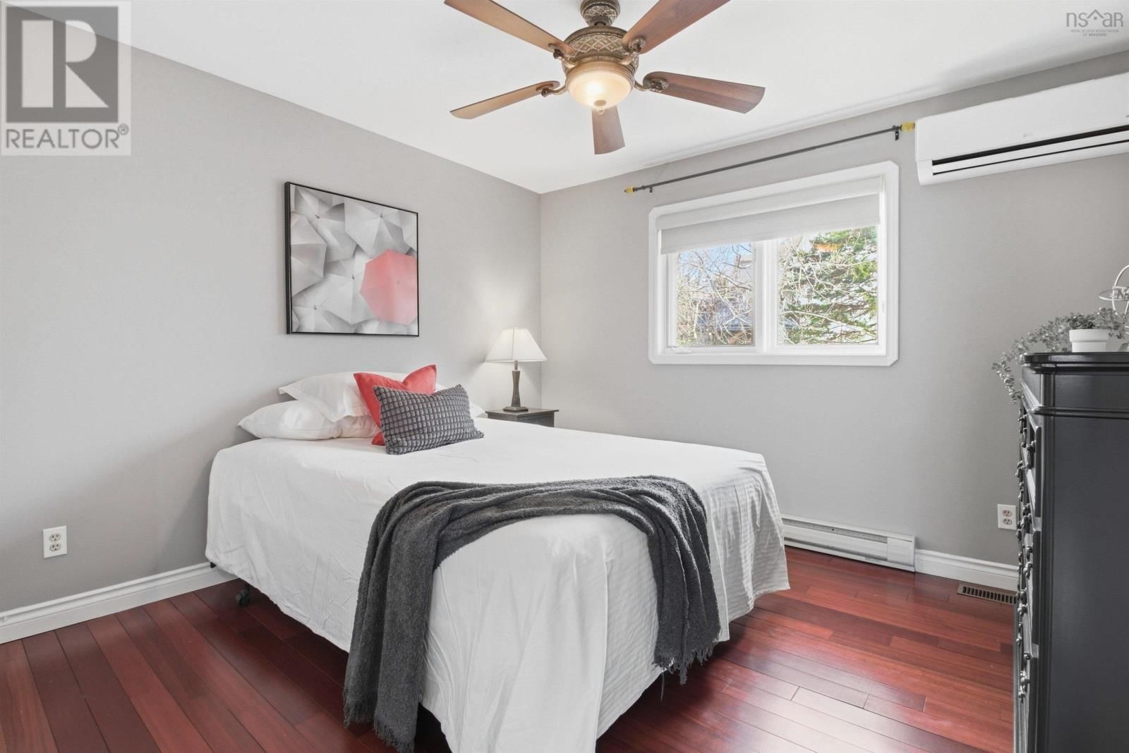 5 PARKVALE CRESCENT Image 26