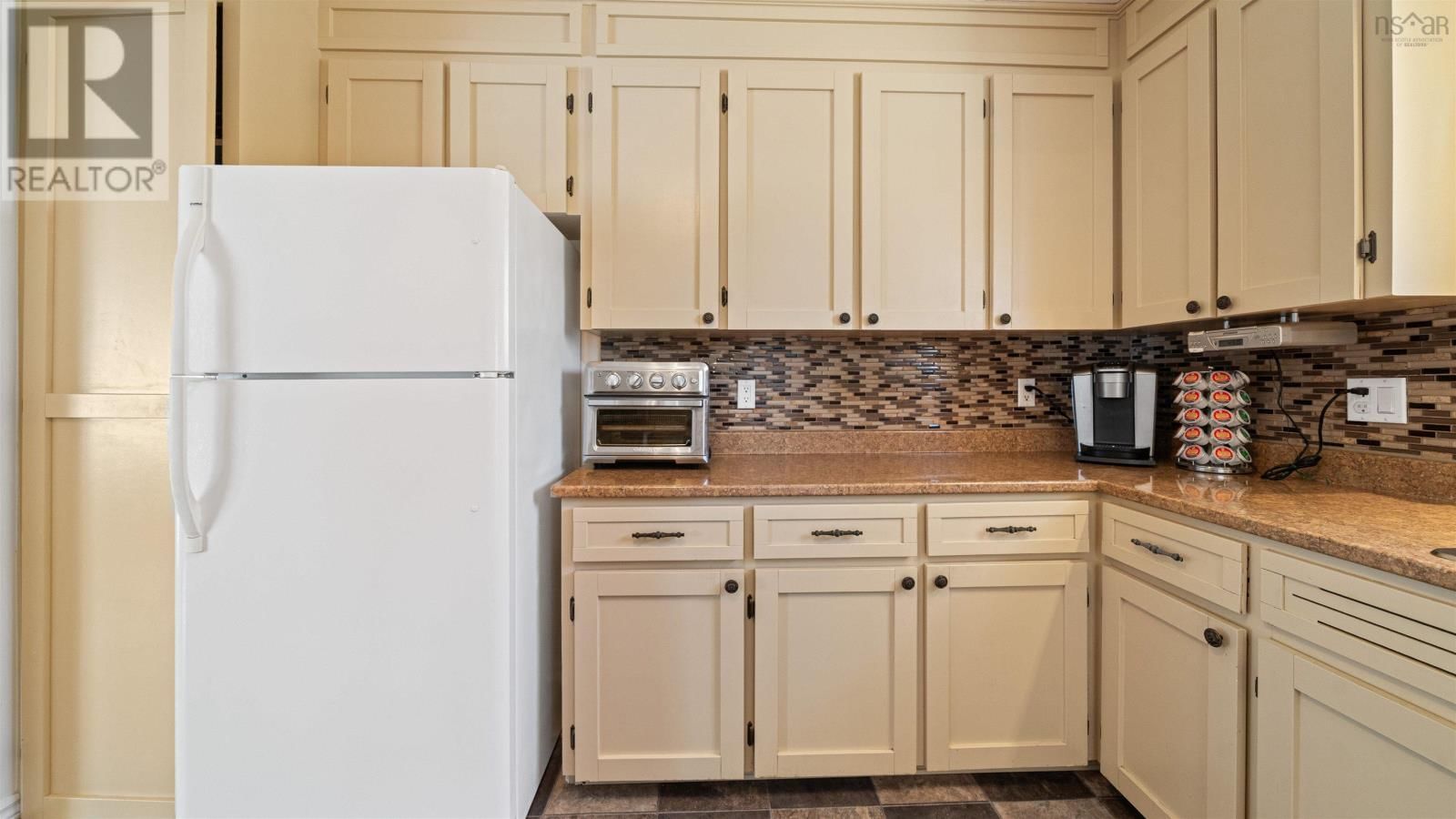 34 LETHBRIDGE AVENUE Image 12