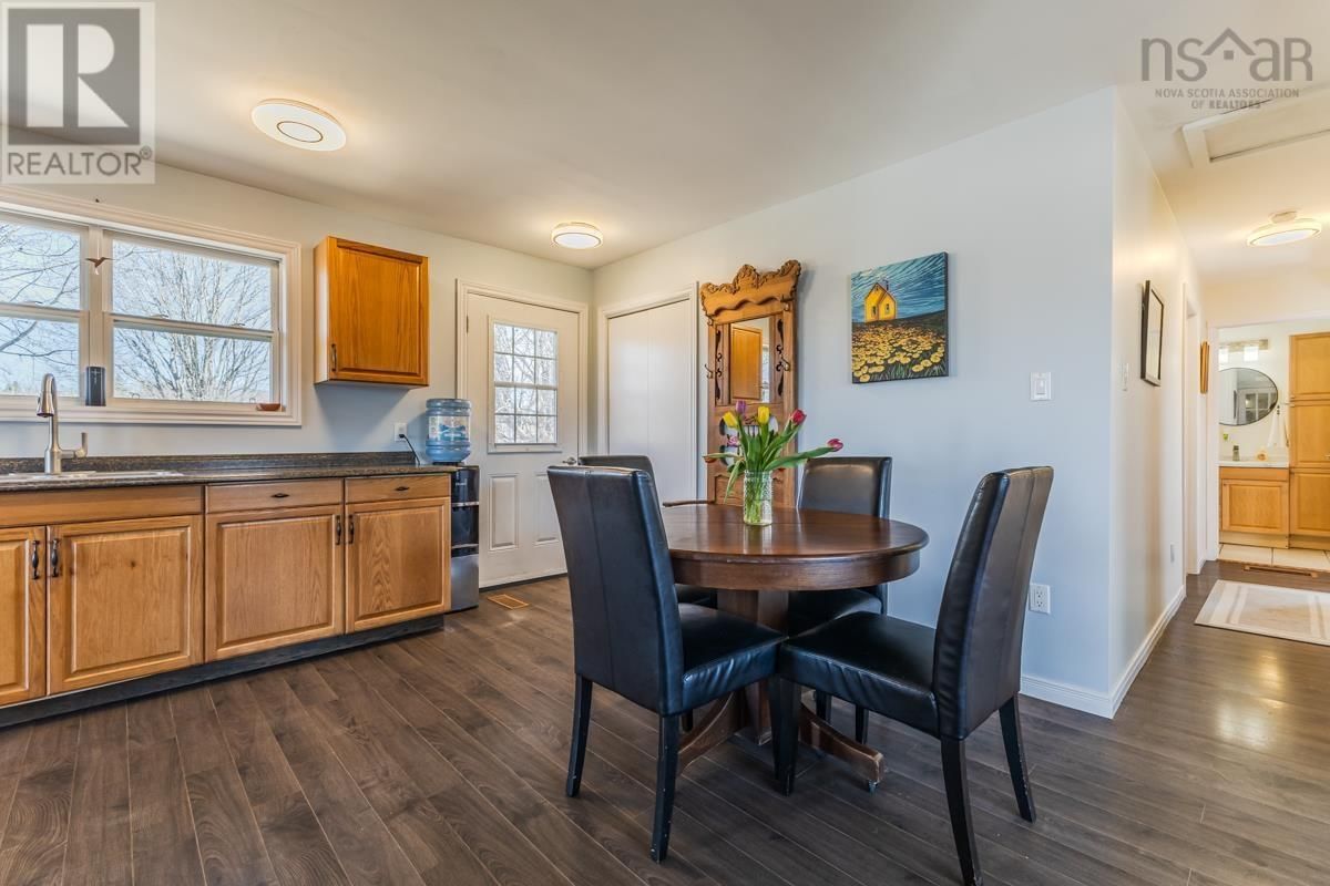 324 VALLEY ROAD Image 12