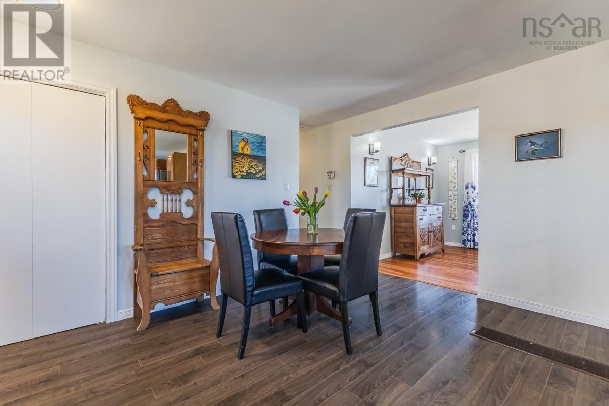 324 VALLEY ROAD Image 13