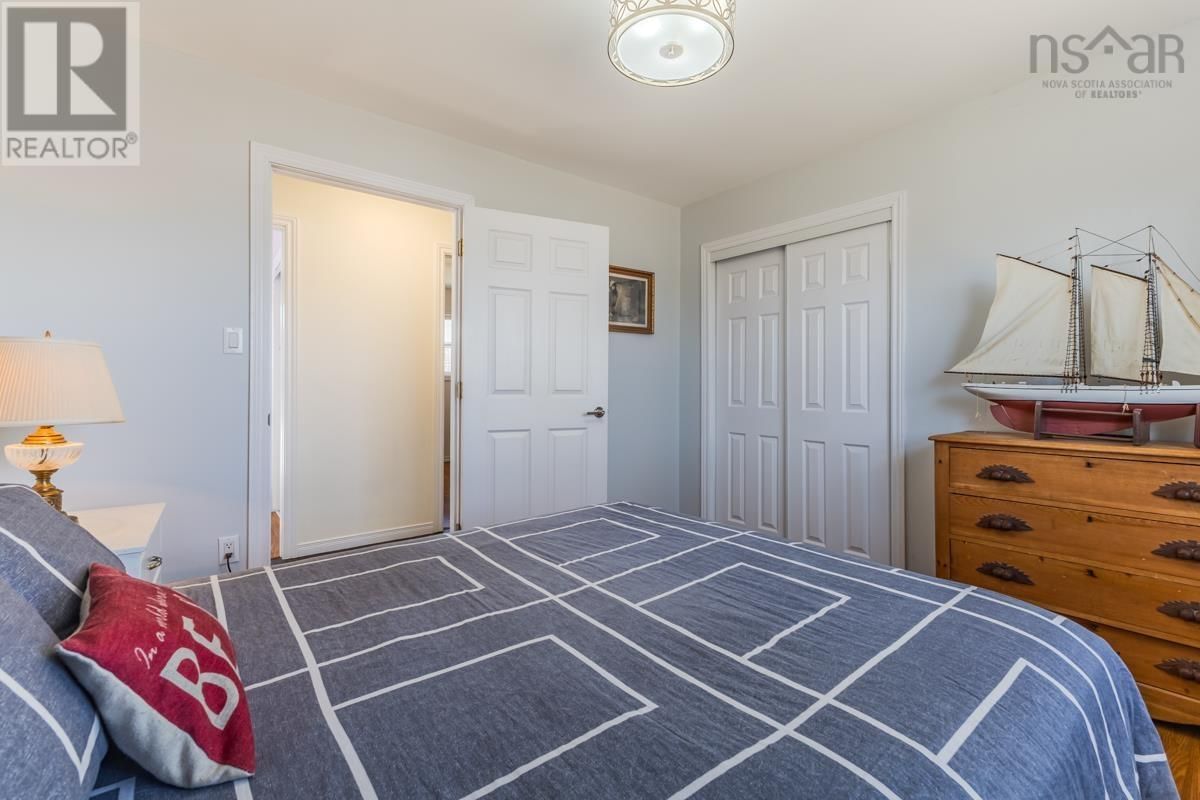 324 VALLEY ROAD Image 32