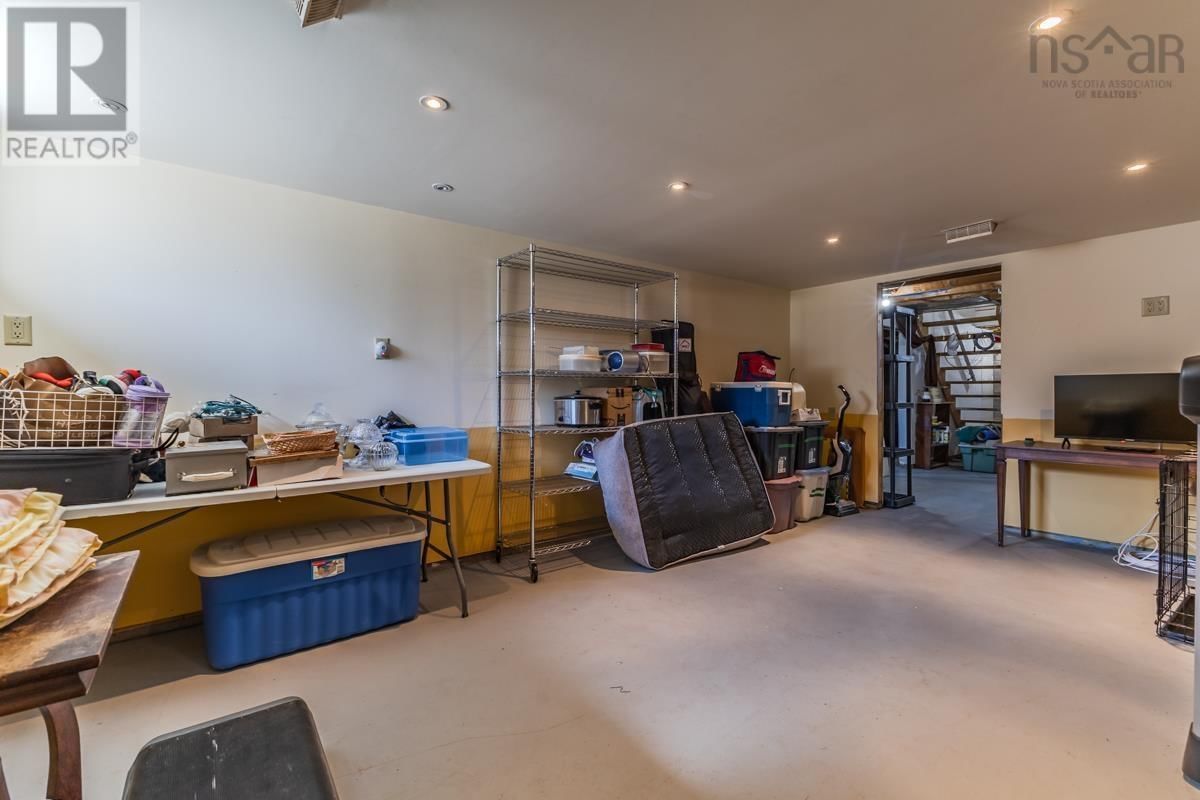 324 VALLEY ROAD Image 38