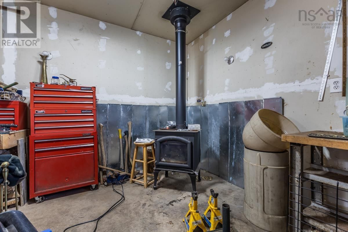 324 VALLEY ROAD Image 43