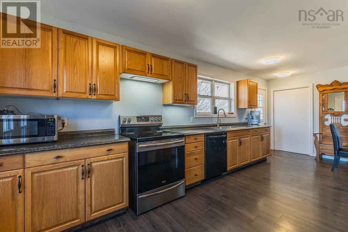 324 VALLEY ROAD Image 8