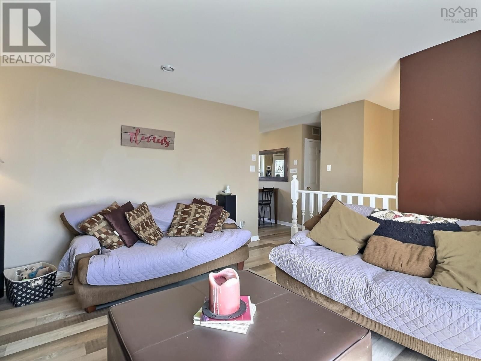 17 MENLOW COURT Image 8