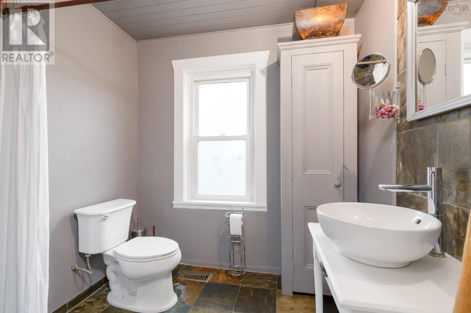 2660 LOCH LOMOND ROAD Image 10