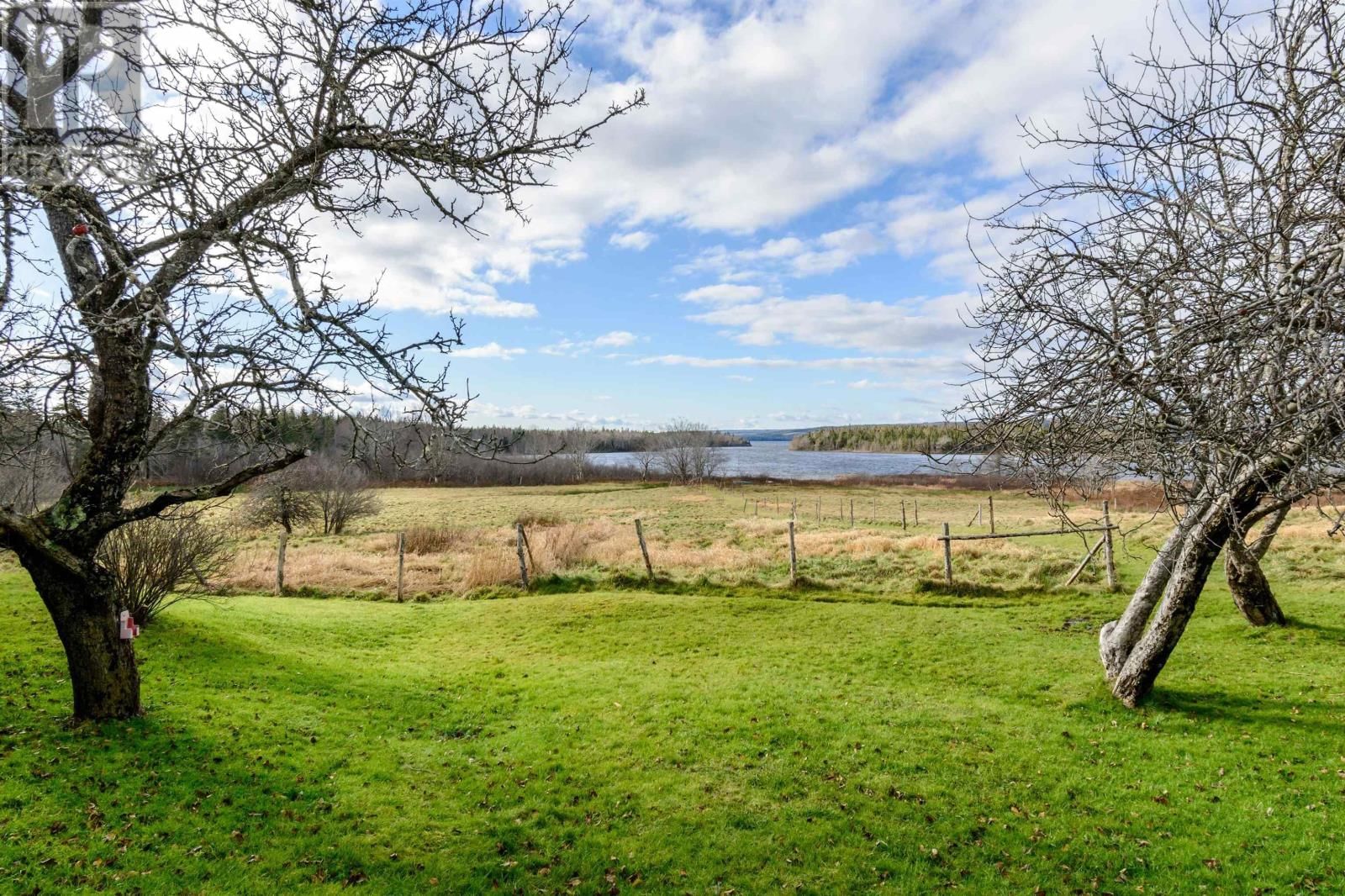 2660 LOCH LOMOND ROAD Image 3