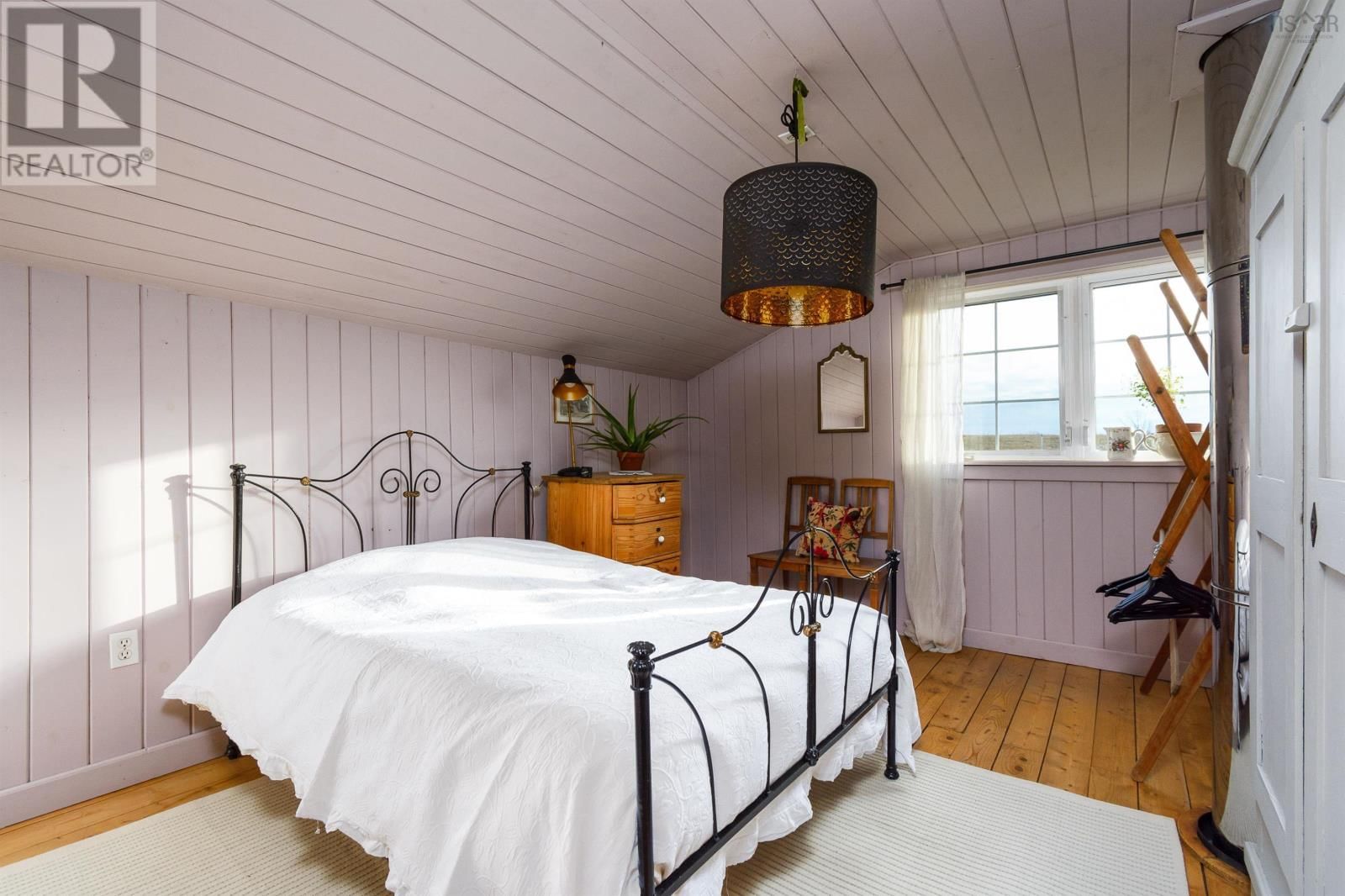 2660 LOCH LOMOND ROAD Image 35