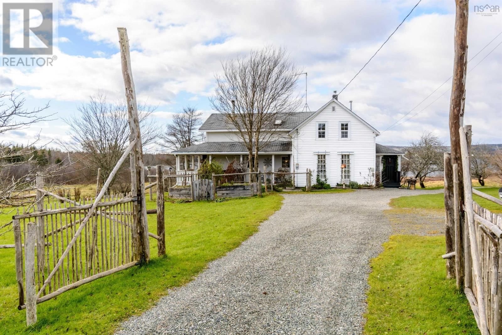 2660 LOCH LOMOND ROAD Image 41