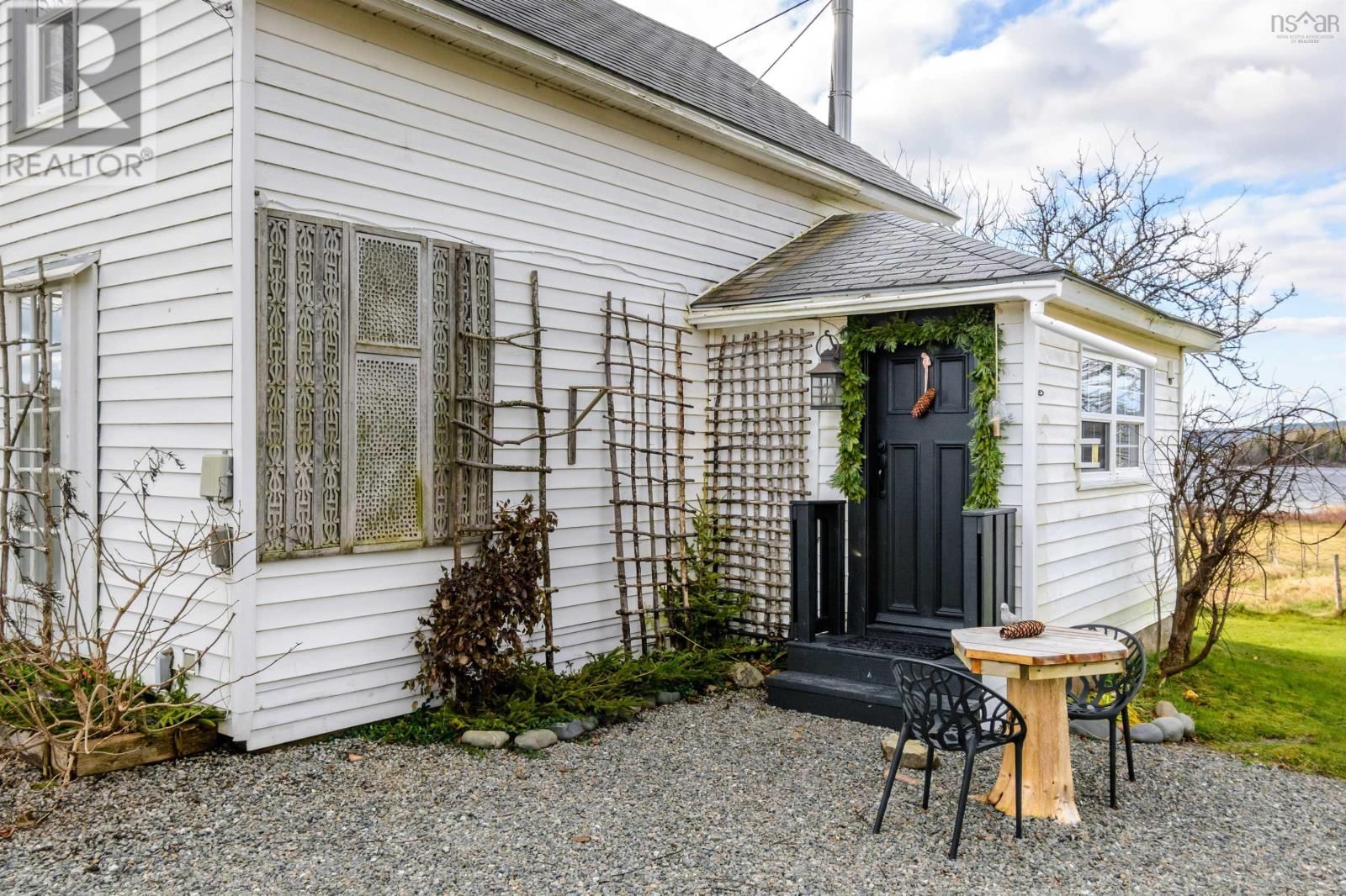 2660 LOCH LOMOND ROAD Image 44