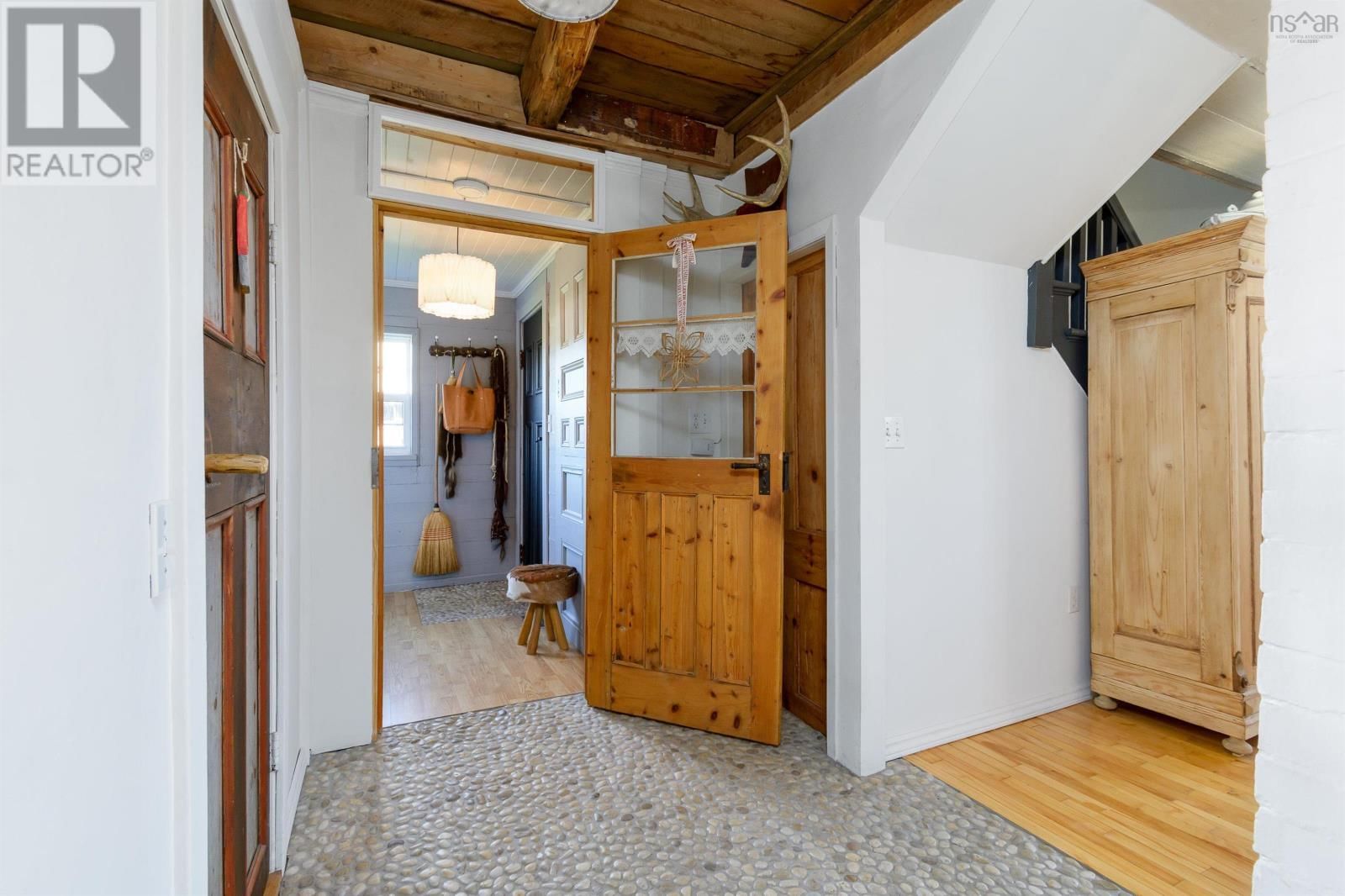 2660 LOCH LOMOND ROAD Image 9