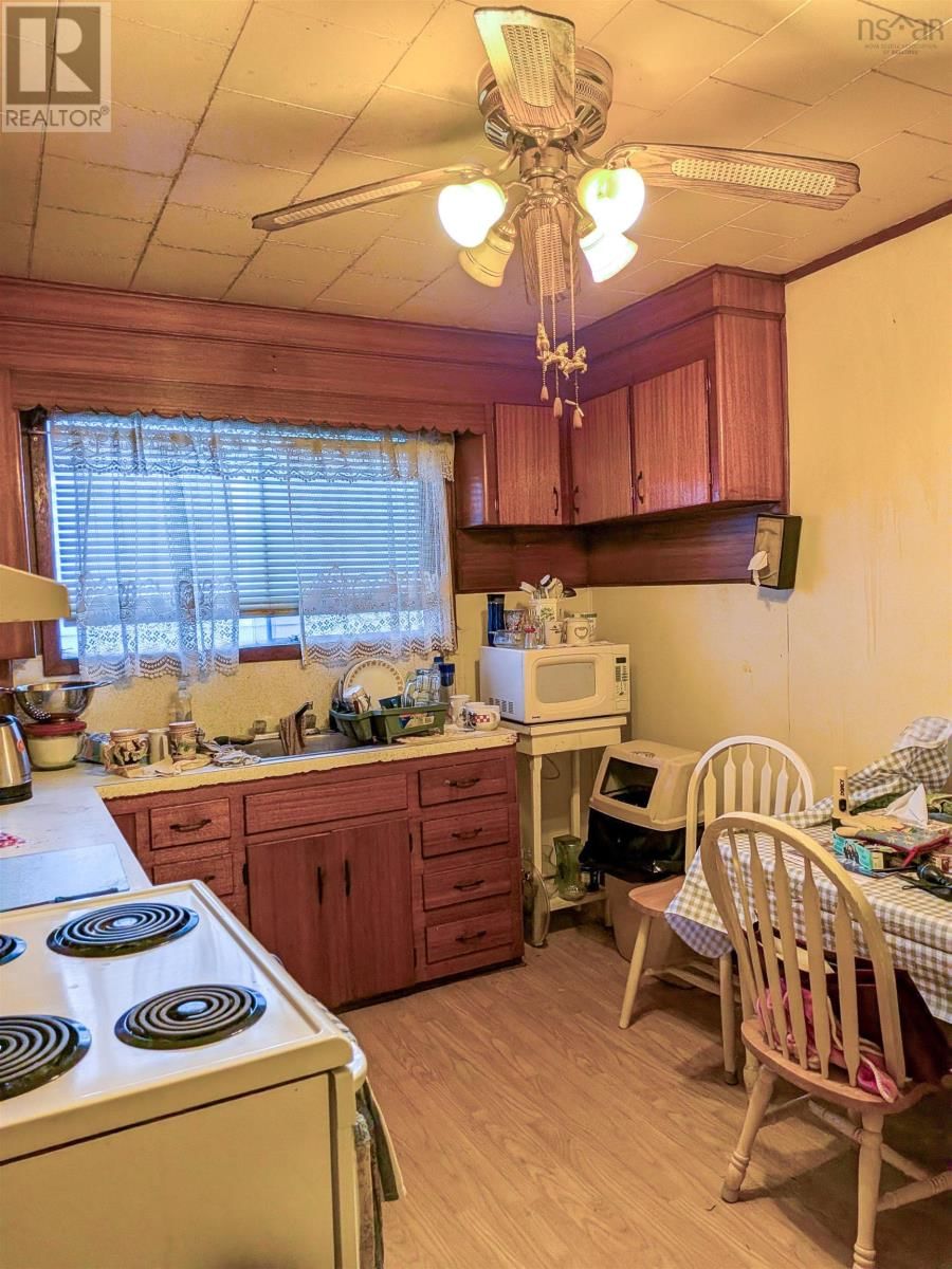 5655 MACARA STREET NORTH Image 10