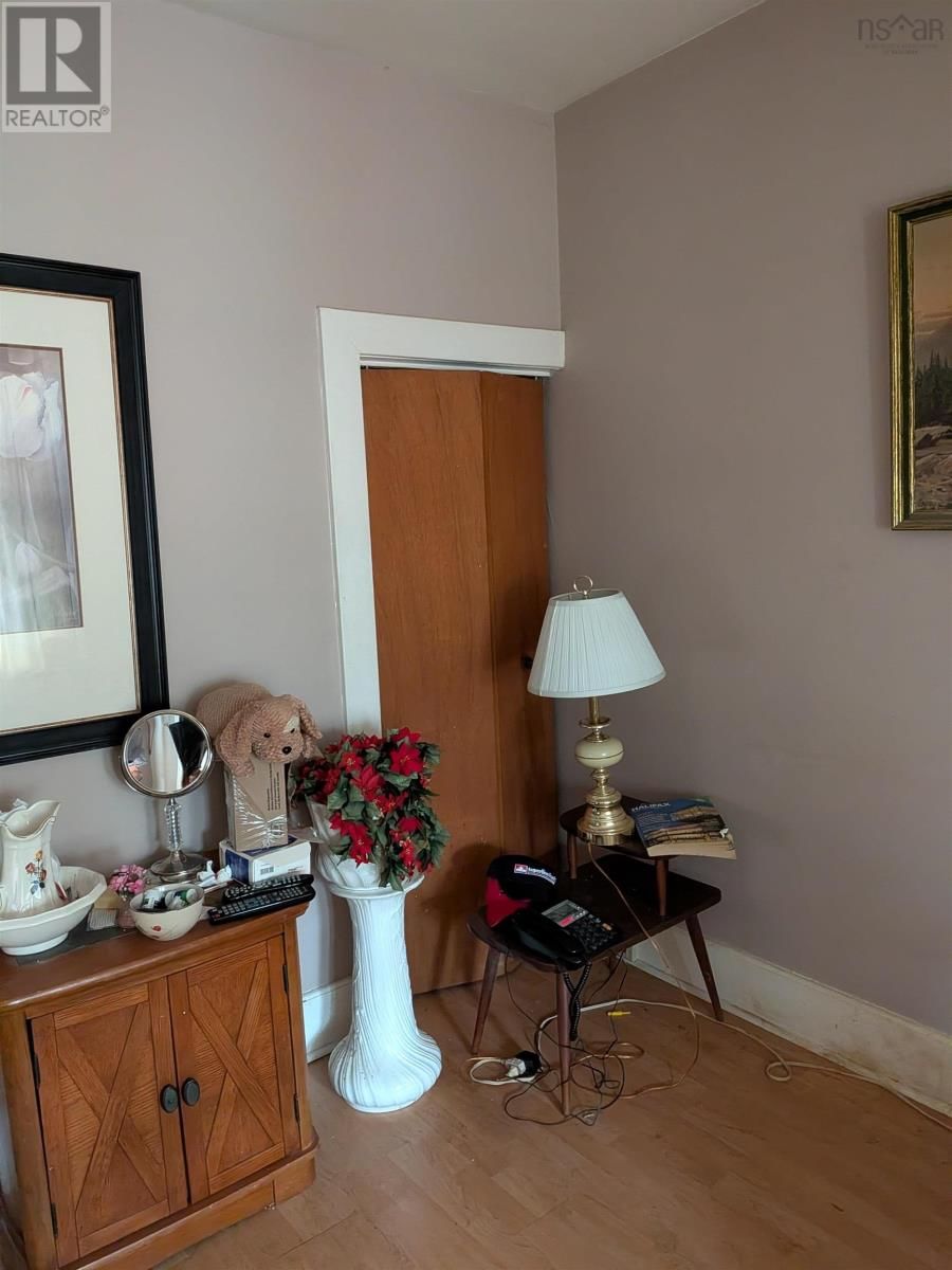 5655 MACARA STREET NORTH Image 23