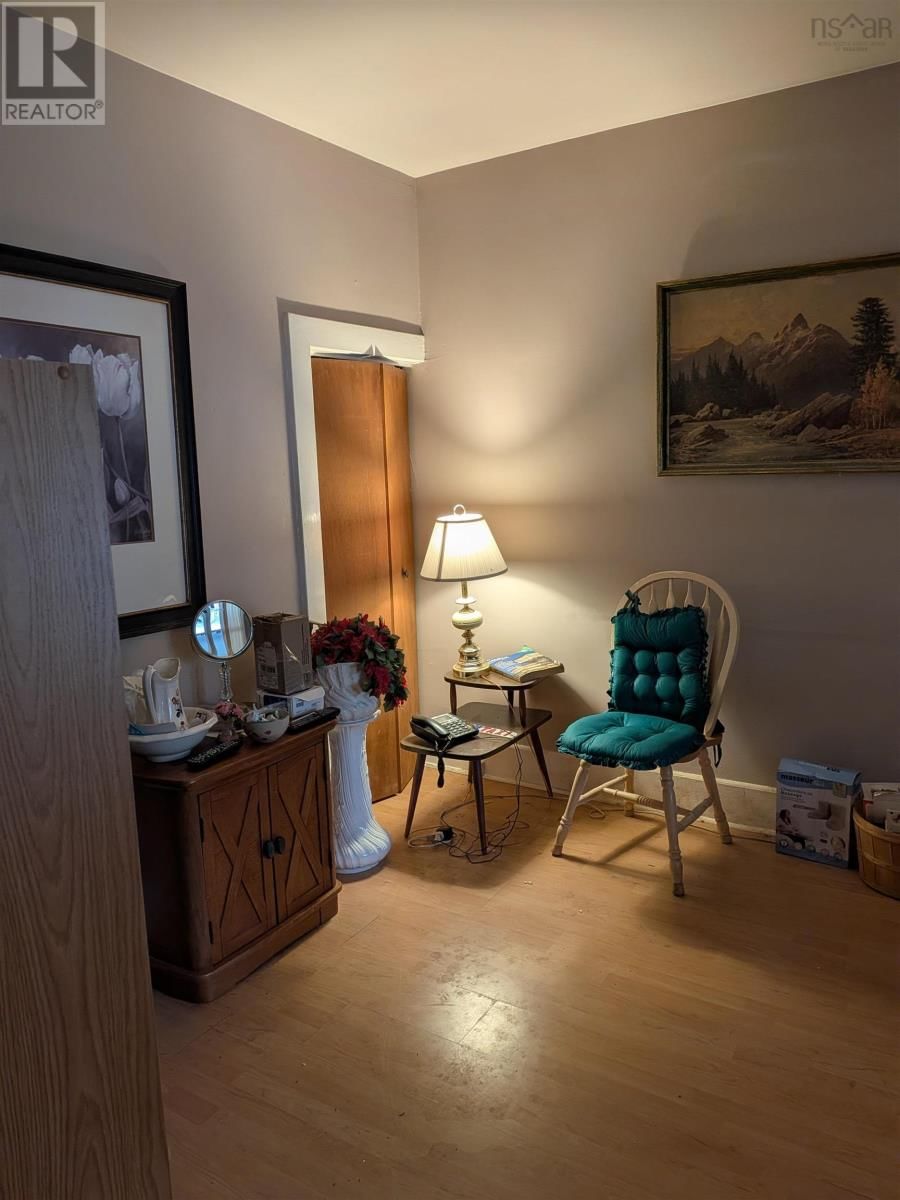 5655 MACARA STREET NORTH Image 24