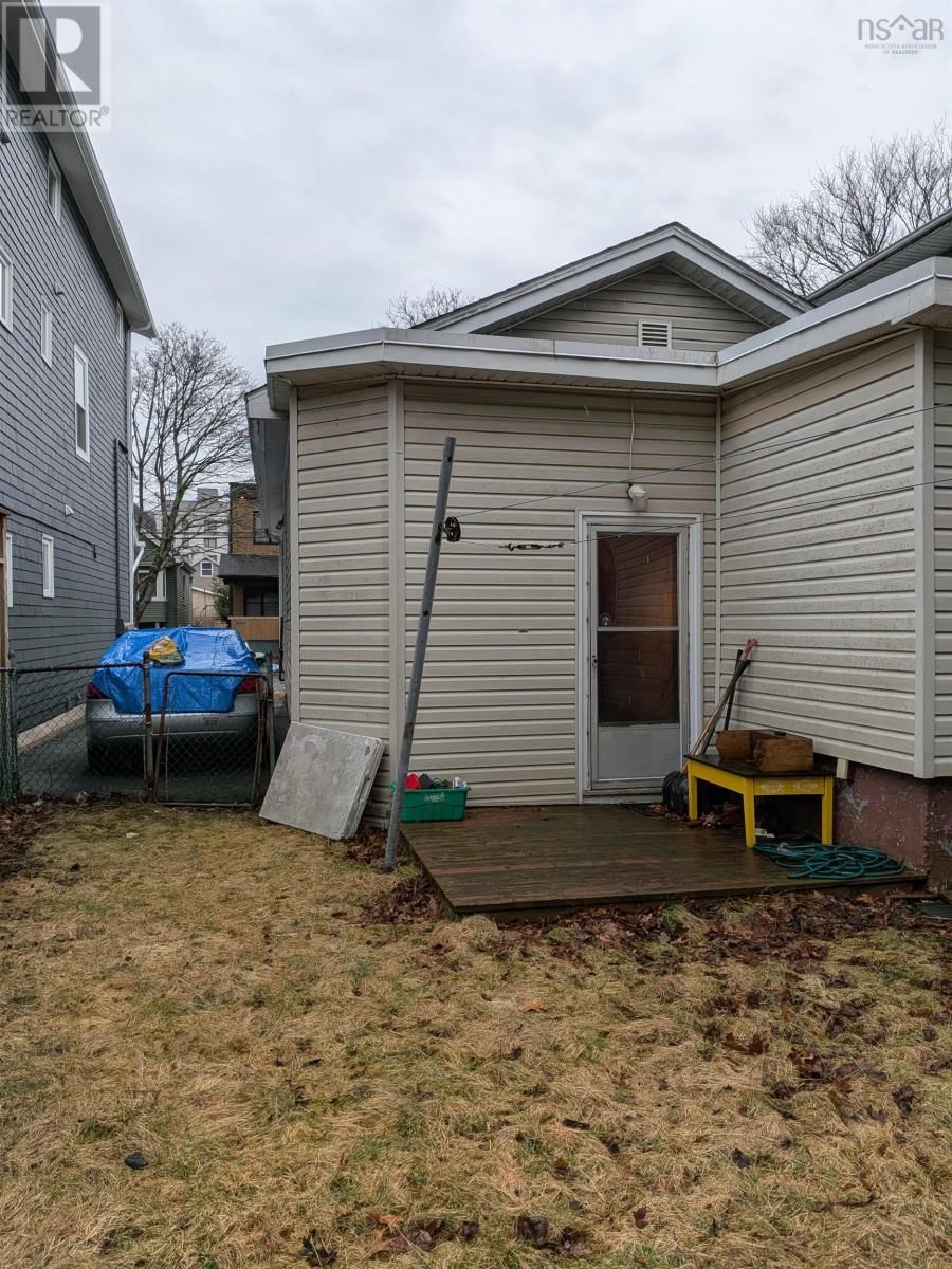 5655 MACARA STREET NORTH Image 35