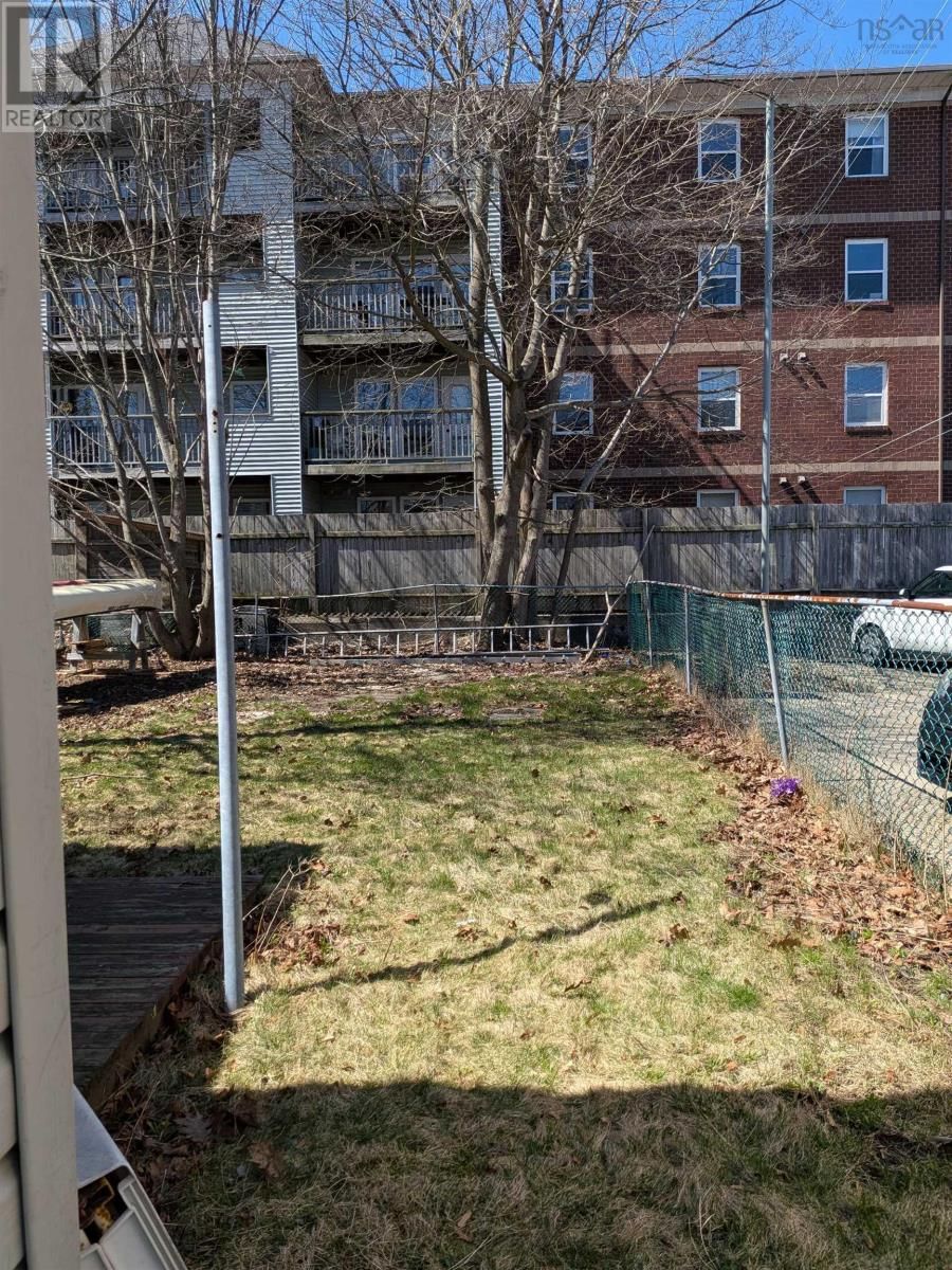 5655 MACARA STREET NORTH Image 38