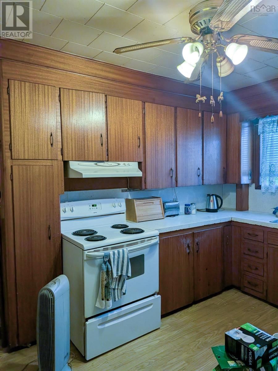 5655 MACARA STREET NORTH Image 9