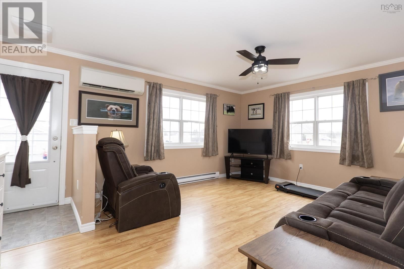 1 CASPER COURT Image 16