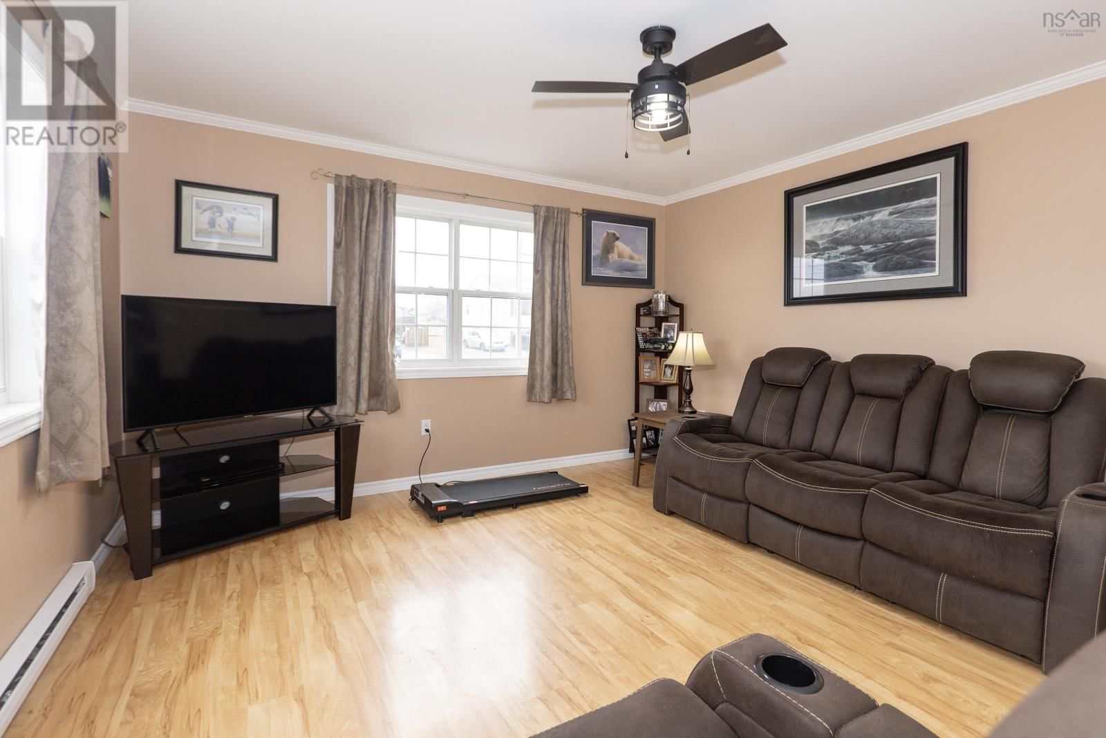 1 CASPER COURT Image 17