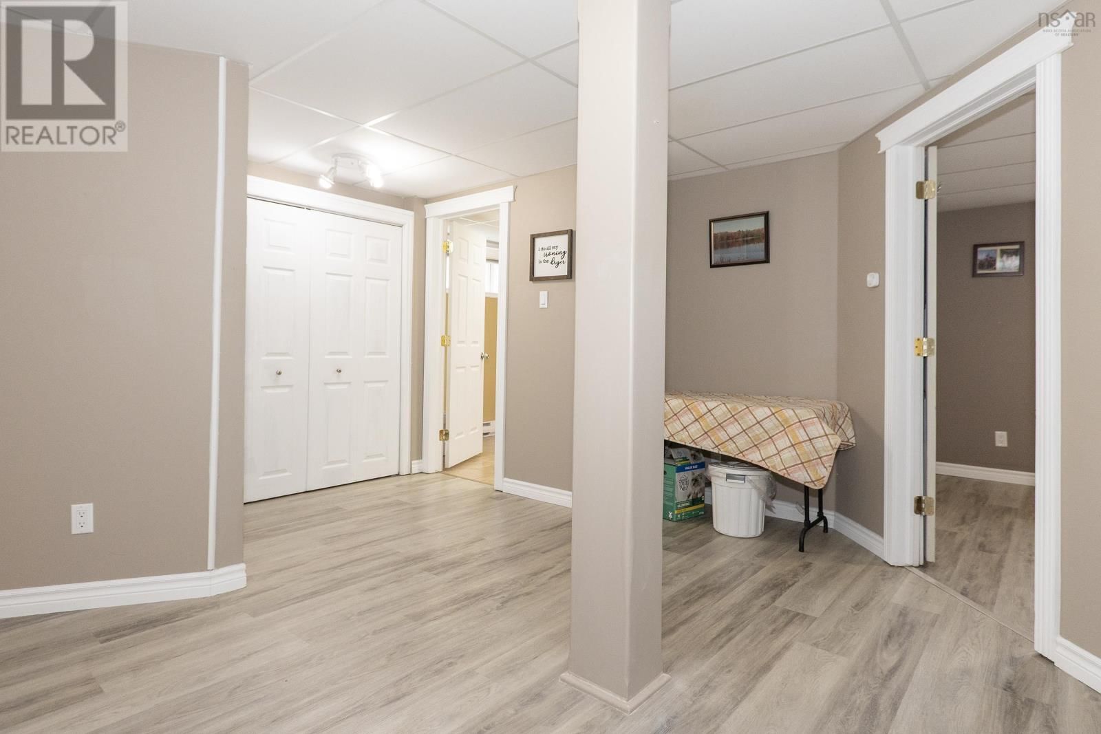 1 CASPER COURT Image 32