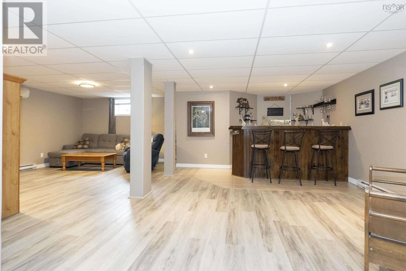 1 CASPER COURT Image 33