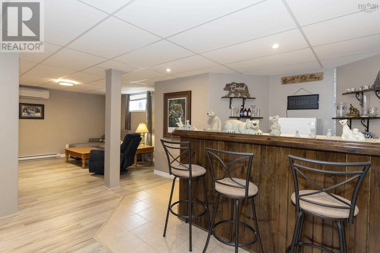 1 CASPER COURT Image 34