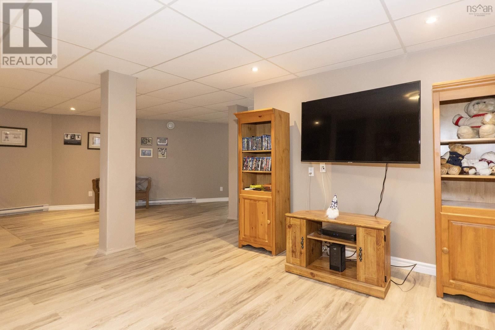 1 CASPER COURT Image 37