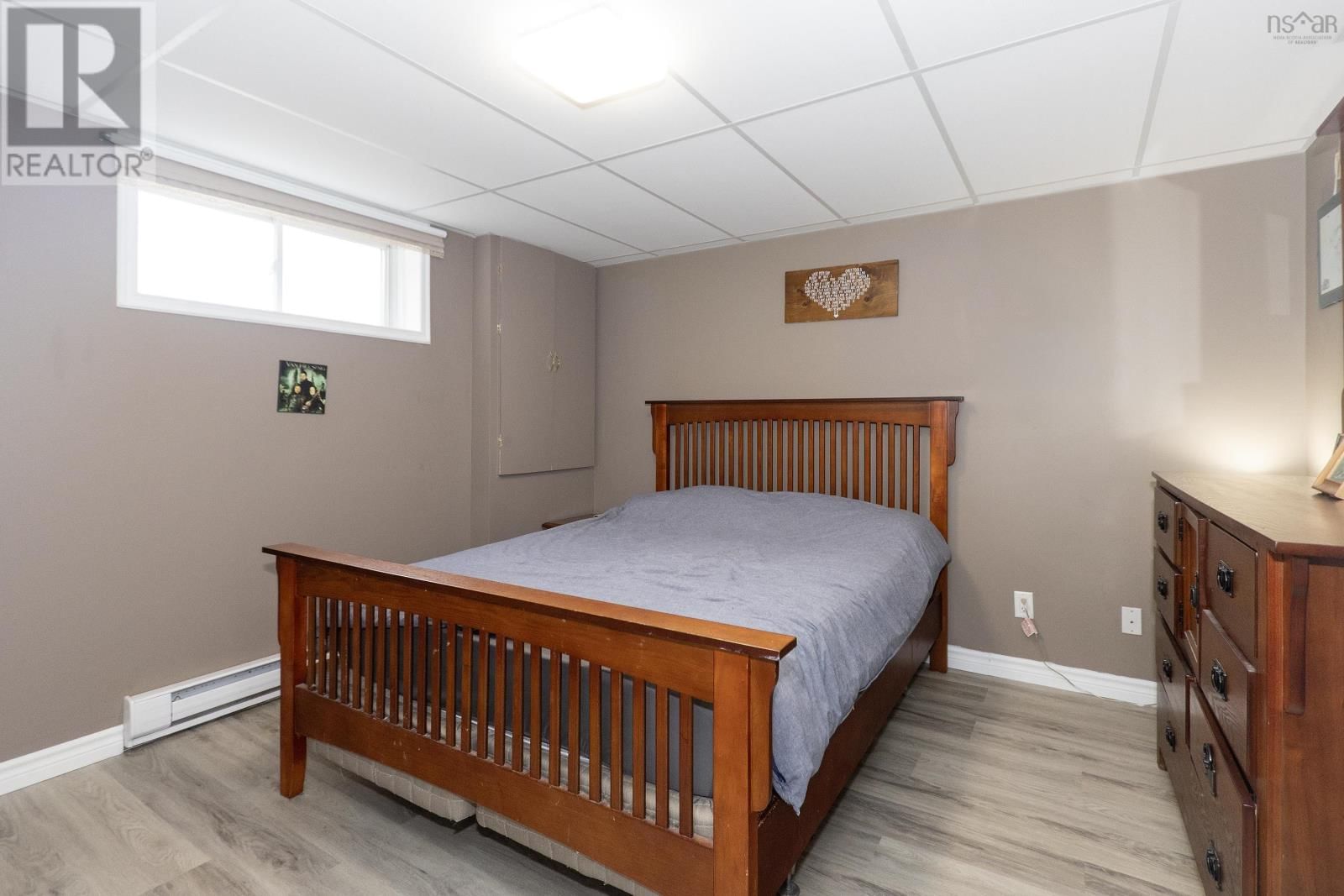 1 CASPER COURT Image 40