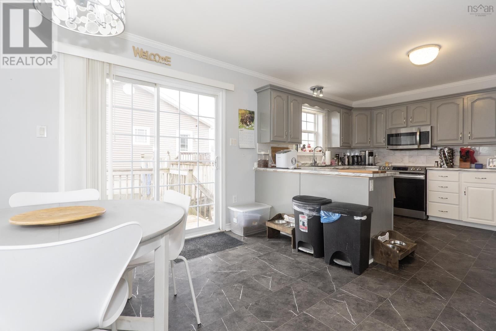 1 CASPER COURT Image 8