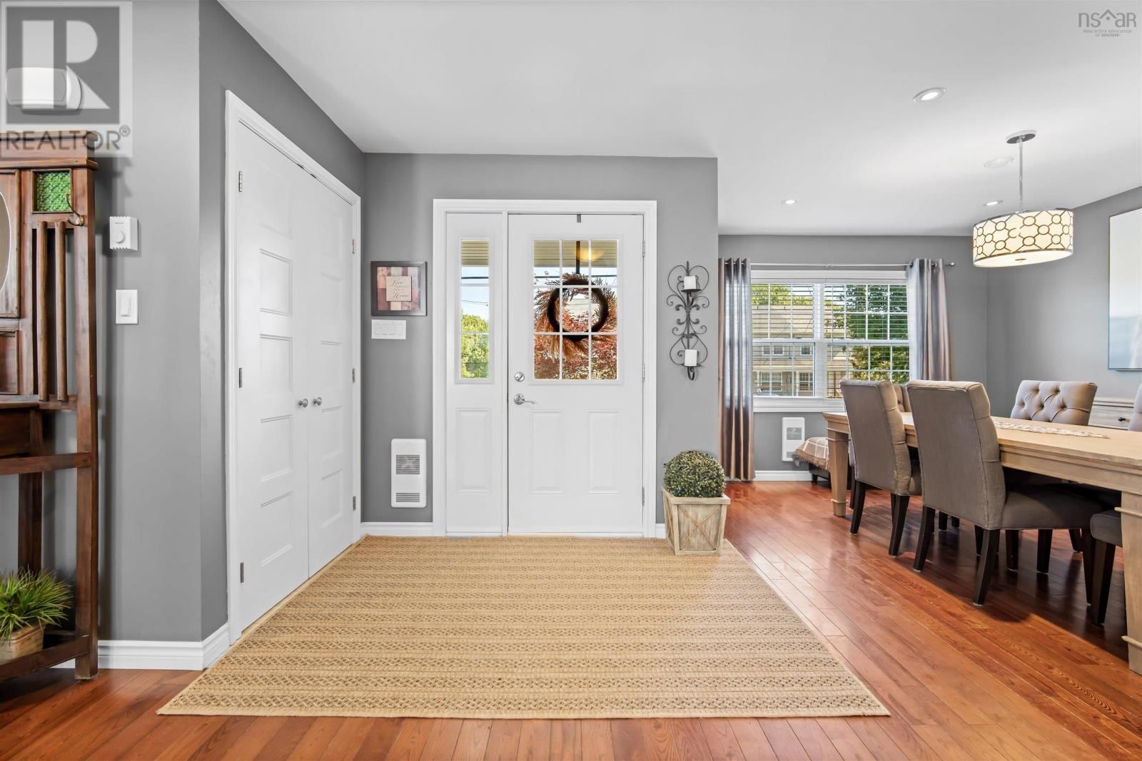 31 ST. MICHAELS AVENUE Image 21