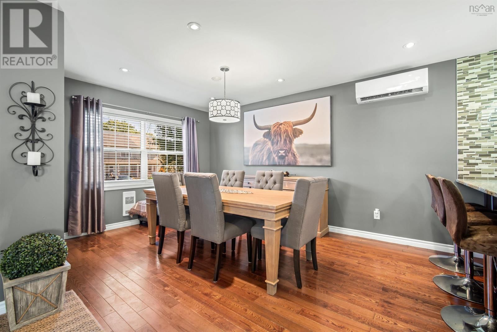 31 ST. MICHAELS AVENUE Image 25